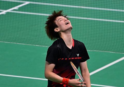 自家球迷竟 自家球迷竟