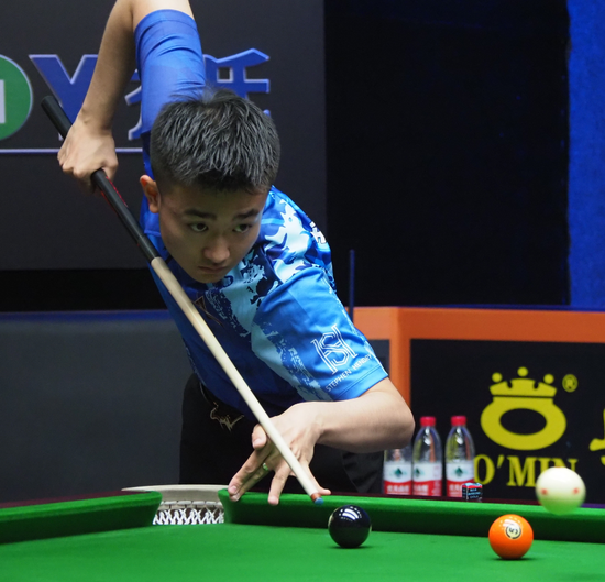 轻选手们各 轻选手们各